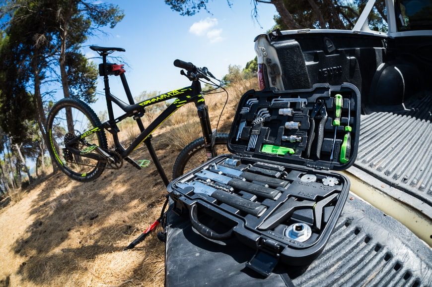 Essential Tools to Carry While Mountain Biking