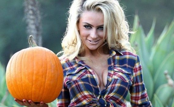 Courtney-Stodden-Sexy-Pumpkin